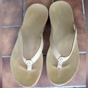 NWOB Olukai flip flops, 7.5